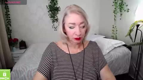 Snapshot of hunters_woman chatting on October 12, 5:04 pm Irena online show from October 12, 5:04 pm