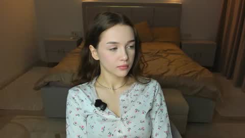 Lily online show from July 18, 7:33 am