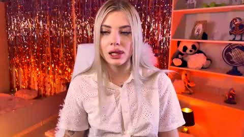 hyileyclark online show from April 28, 1:26 pm