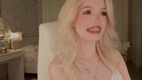 Joselle online show from April 21, 12:36 am