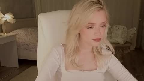 Joselle online show from April 24, 12:24 am