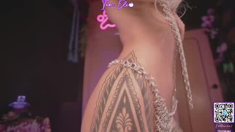       online show from April 24, 9:50 pm