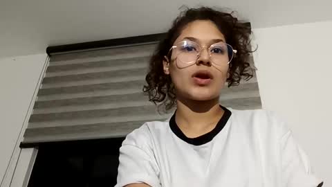 Snapshot of iam_nikki chatting on February 13, 1:40 am On instagram Imm NikkiHelp me reach 100 likes online show from February 13, 1:40 am