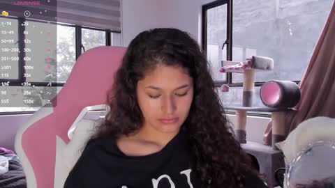 Snapshot of iam_nikki chatting on January 24, 9:58 pm On instagram Imm NikkiHelp me reach 100 likes online show from January 24, 9:58 pm