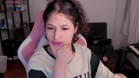 On instagram Imm  NikkiHelp me reach 100 likes online show from December 3, 11:18 pm