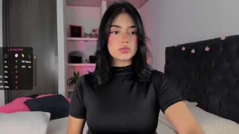 Snapshot of iamjulietaa chatting on January 15, 4:47 am    online show from January 15, 4:47 am