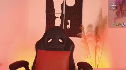 Snapshot of iamlola_ chatting on October 6, 4:12 pm IM LOLA online show from October 6, 4:12 pm