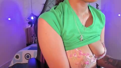 Nayuta online show from October 8, 8:24 pm