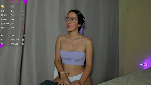 Snapshot of iamvio chatting on March 5, 11:17 am Violeta online show from March 5, 11:17 am