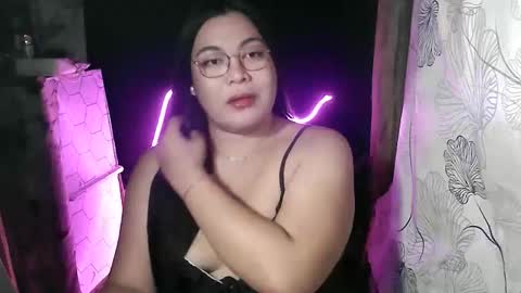 iana online show from April 28, 8:18 am