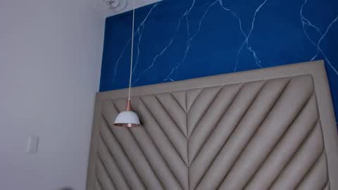 ibbie_ online show from December 5, 1:56 pm