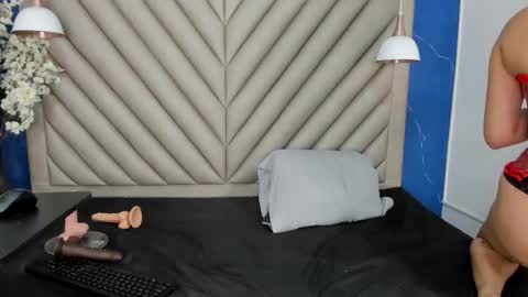 ibbie_ online show from November 27, 12:19 pm