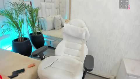 Naty  online show from April 25, 9:12 pm