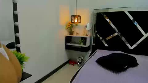 Isabella online show from September 11, 1:00 pm