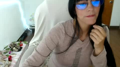Ilaira  online show from June 14, 2:24 am