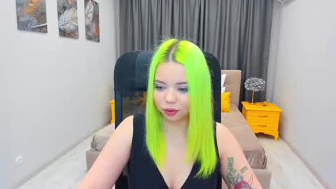 Roxy online show from February 15, 5:39 pm