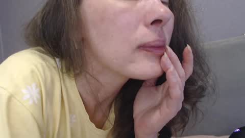 Amariah                          online show from March 29, 9:25 pm