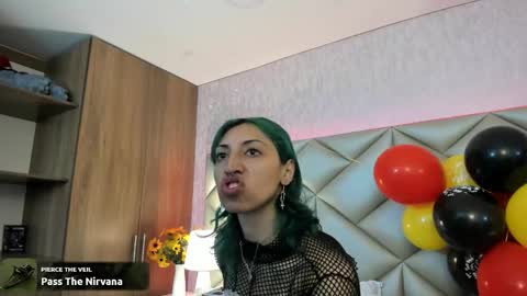Snapshot of im_gaia chatting on October 3, 12:43 pm Im Gaia online show from October 3, 12:43 pm