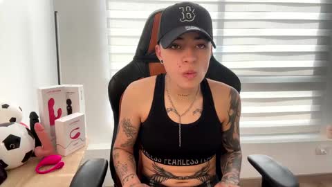 Snapshot of im_laia_ chatting on January 19, 8:30 pm Laia online show from January 19, 8:30 pm