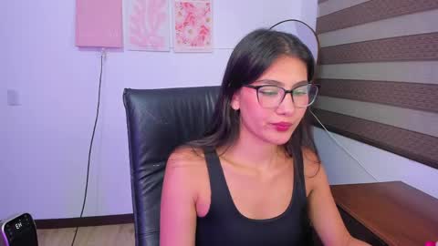 Mia online show from May 9, 2:24 am