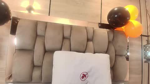 im mou  online show from November 1, 4:22 pm