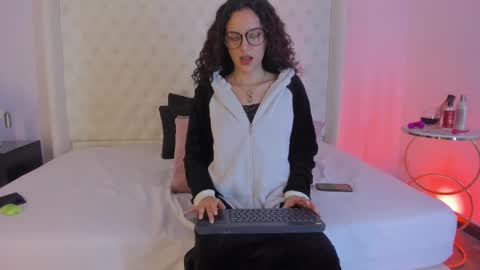 SOPHI online show from October 11, 4:17 am