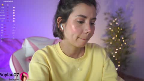 Snapshot of imjess_ chatting on December 15, 2:08 am imjess_ online show from December 15, 2:08 am