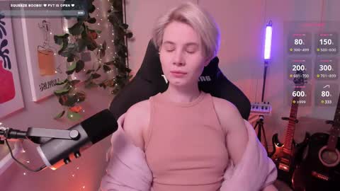 Mia online show from February 22, 9:45 am