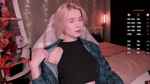 Mia online show from November 23, 10:06 am