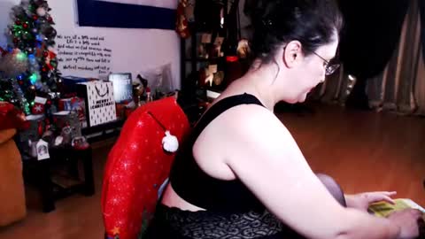 Empress online show from December 20, 10:43 pm