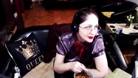 Empress online show from April 21, 1:42 am