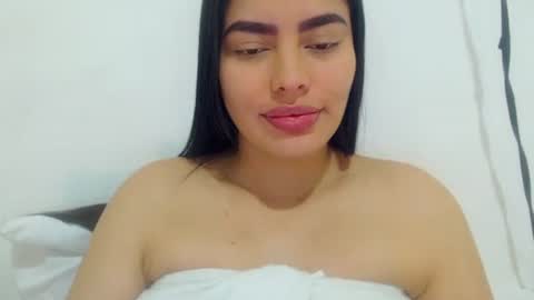 imsweetlips online show from February 8, 4:00 pm