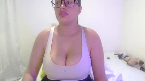 Snapshot of imsweetlips chatting on October 18, 9:49 pm imsweetlips online show from October 18, 9:49 pm