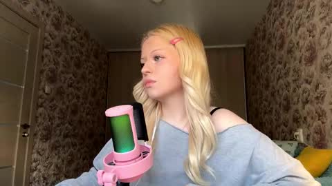 Lola online show from February 21, 11:22 am