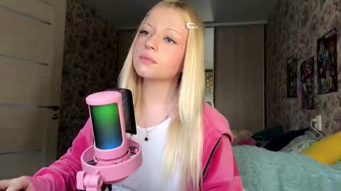 Lola online show from February 24, 11:31 am