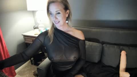 Snapshot of indianacooper chatting on January 3, 5:17 am IndianaCooper - Showtimes - Mon-Fri 12pm and 930PM CST SatSun 930pm CST online show from January 3, 5:17 am