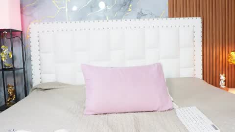 LITTLE AINHOA  online show from July 9, 9:28 pm