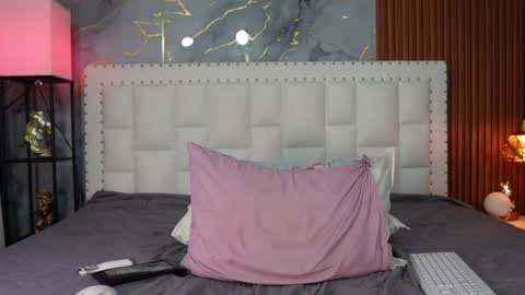 LITTLE AINHOA  online show from July 31, 8:10 pm