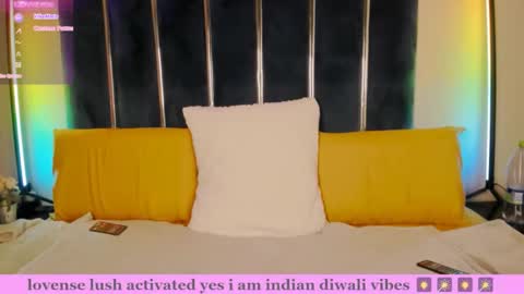 Snapshot of indianflame chatting on October 21, 7:45 am PARADISEQUEEN online show from October 21, 7:45 am
