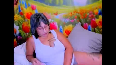 indianroxy27 online show from April 25, 6:27 pm