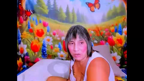 indianroxy27 online show from April 16, 8:08 pm