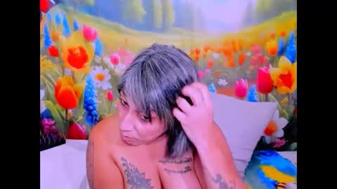 indianroxy27 online show from March 25, 6:44 pm