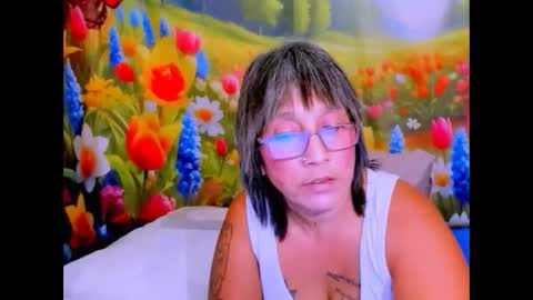 indianroxy27 online show from April 24, 6:44 pm