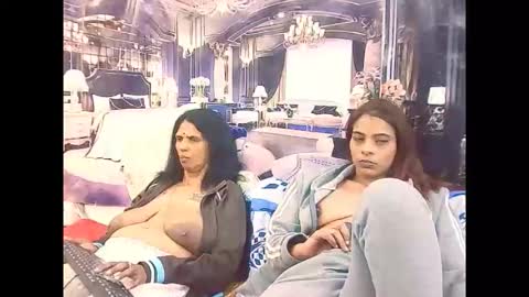 indiansexyass4u2luv online show from February 12, 9:33 am