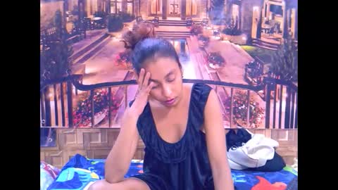 indiansexybutt4u2luv online show from April 23, 9:17 am