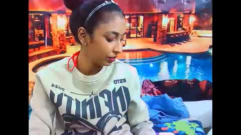 indiansexybutt4u2luv online show from May 30, 8:34 am