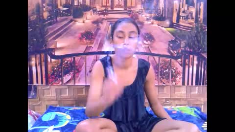 indiansexybutt4u2luv online show from April 23, 12:29 pm