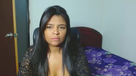 Snapshot of indica_18 chatting on February 4, 1:23 am Aleja vallejo online show from February 4, 1:23 am