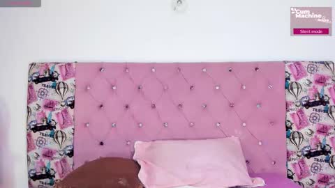 Indi  online show from October 3, 11:37 am