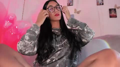 Luna  online show from April 26, 1:36 am